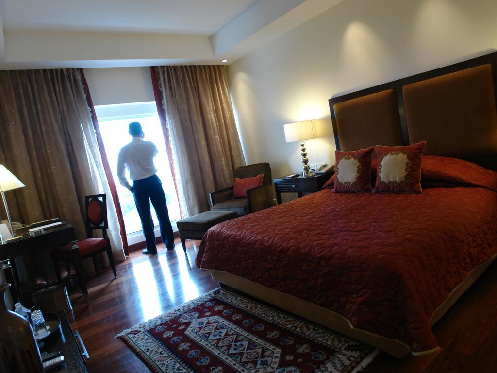 The Lalit Ashok Hotel Bangalore Habitación foto